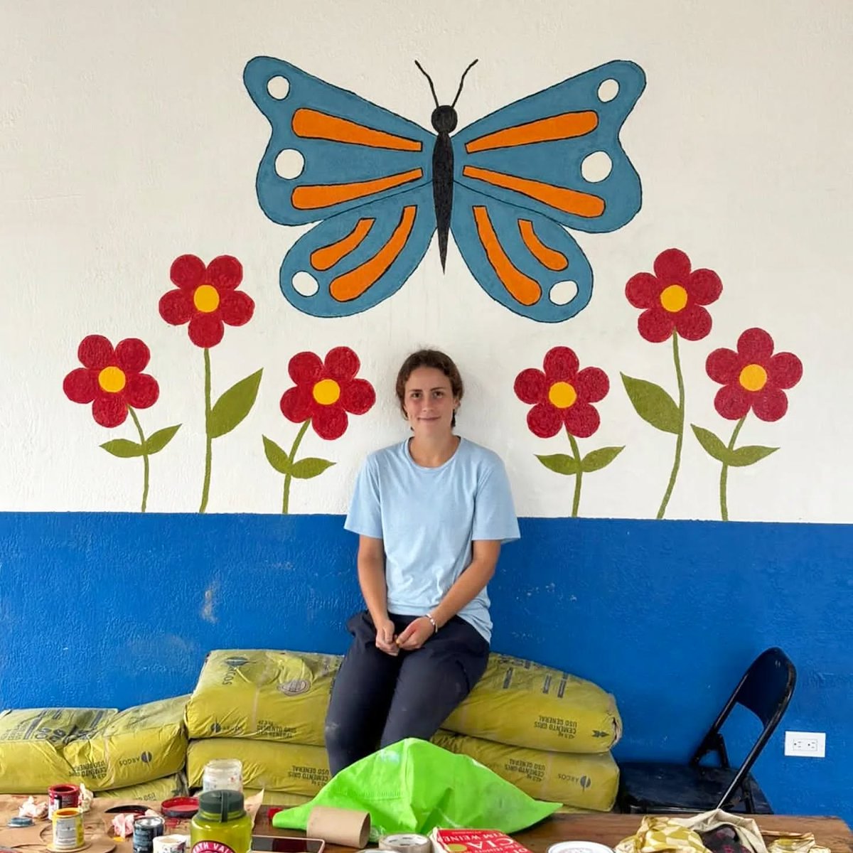 PeaceCorps's tweet image. Peace Corps Panama Volunteer Caitlin is working with the Ministry of Environment and her host community to create cleaner and safer surroundings for everyone to enjoy. 🌱 

Some of their projects include building 14 eco-stoves, organizing trash clean-ups, writing grants, planting…