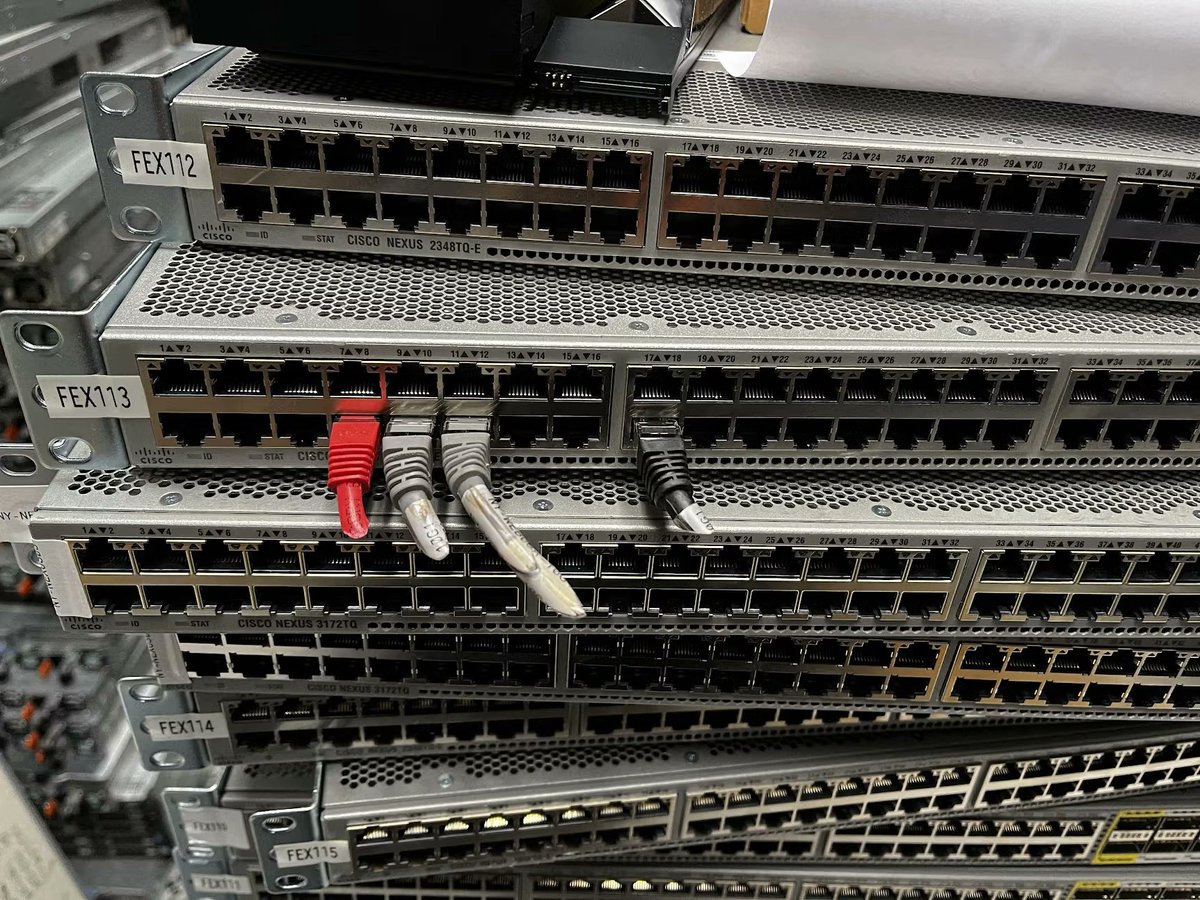 intlinux's tweet image. Decommissioning a rack? Sooner or later, the clippers are coming out. Guaranteed. stackoverflow.blog/2025/07/16/the…