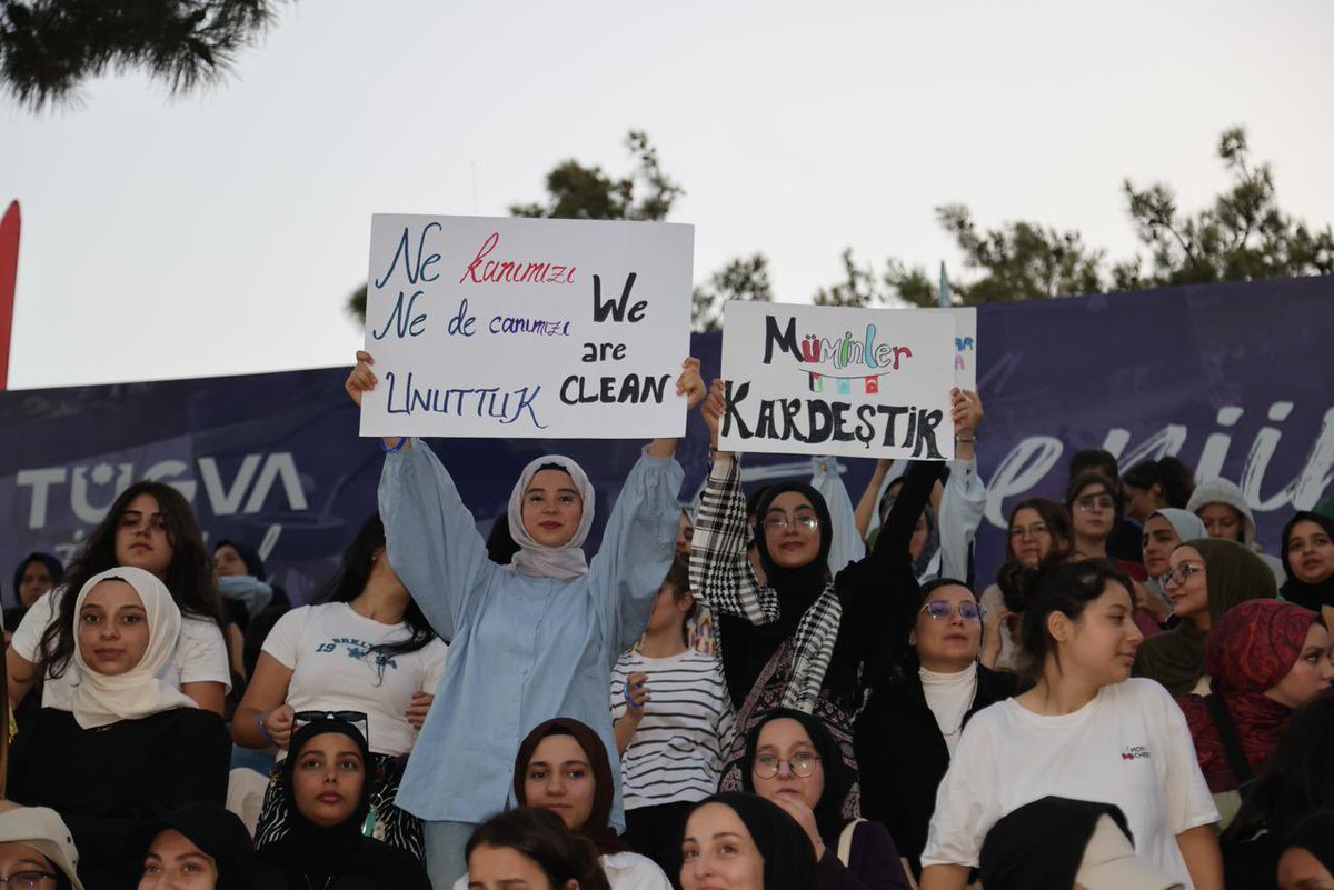 haditurus's tweet image. TÜGVA İstanbul’un düzenlediği Doğa Kampı’nda genç kardeşlerimiz ile bir araya geldik!
Doğa bilinciyle, sporla, sanatla ve medeniyet değerlerimizle yoğrulan kardeşlerimizin heyecanı bizlere umut aşıladı.
Bu kampta gönüllerde filizlenen inanç, azim ve kararlılık ruhu; inşallah…
