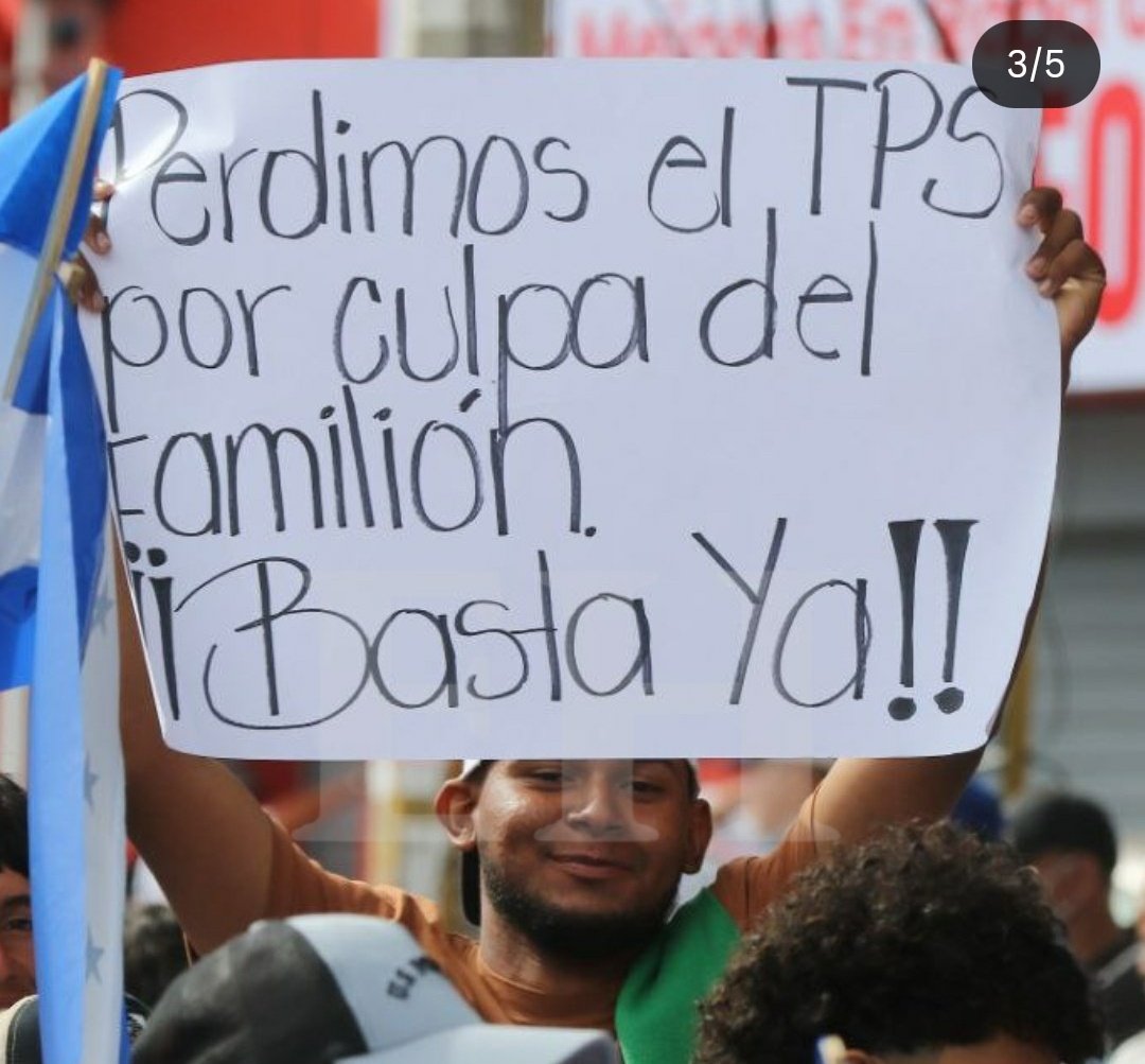 thorhn2's tweet image. Que cosas va, los políticos con guarda espaldas, por el otro lado un compa que seguro ni desayuno y lo llevaron en bus, son un asco la clase política.