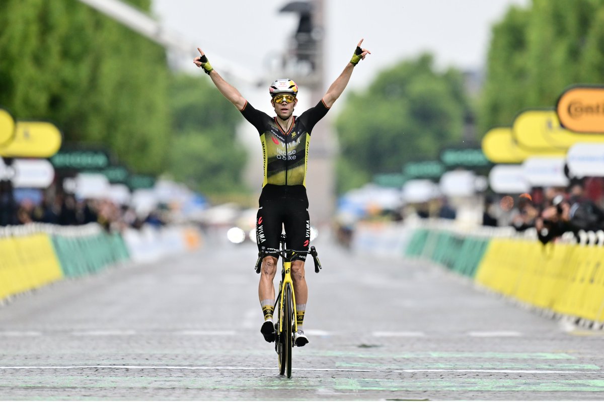 letour_col's tweet image. ✋😎🤚

#TDF2025