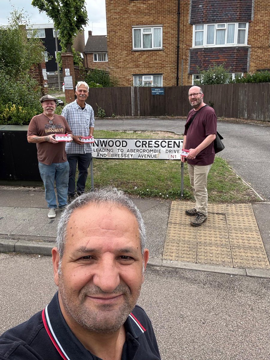 enfield_labour's tweet image. Just some of our activists out all over Enfield this week on the #LabourDoorstep. We’re out all year round speaking to people about how we’re making Enfield cleaner, safer and fairer and lots of people have taken the time to tell us we’ve got their vote next May!