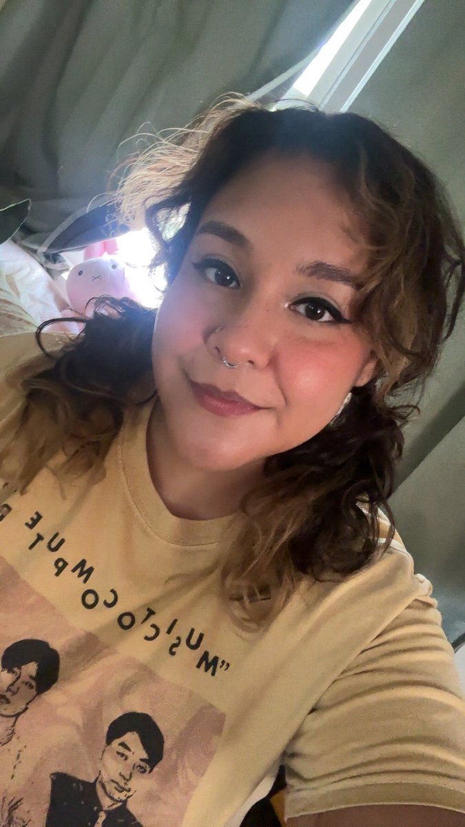 _synthstatic's tweet image. girl who mixed too many liquors last night but is up and ready to go to a warehouse record sale