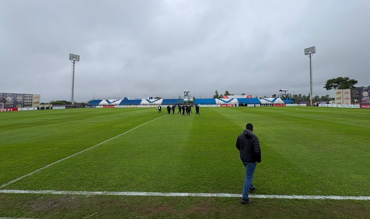 elvinkobs's tweet image. Estamos con previa de Ameliano vs Olimpia (15:30) a través de 📻 @DeportesUno650
radiouno.com.py
98.1 FM Transcontinental en Alto Paraná
103.3 FM Urundey en Amambay