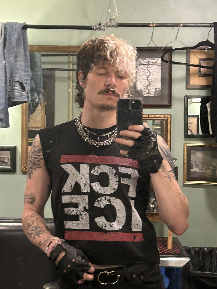 ZeeMachineMusic's tweet photo. 🖕🧊 https://t.co/VWRMI886dQ