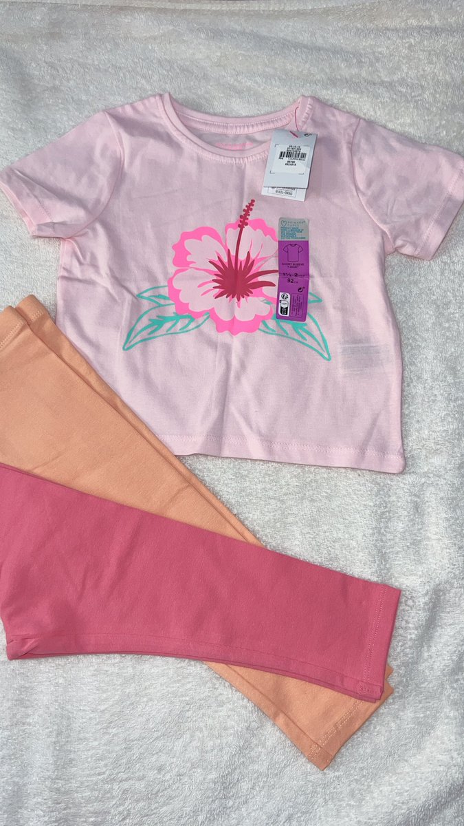 beesmunch's tweet photo. The perfect kids summer outfit you've been looking for😍
You can get them in pieces or the sets as shown in each photo
Top and legging 13k
Top, 1 legging and shoe 21k 
Top, 2 leggings and shoe 27k
Sizes 1 and half to 2 years and 2-3years https://t.co/z8SxuvdEqL