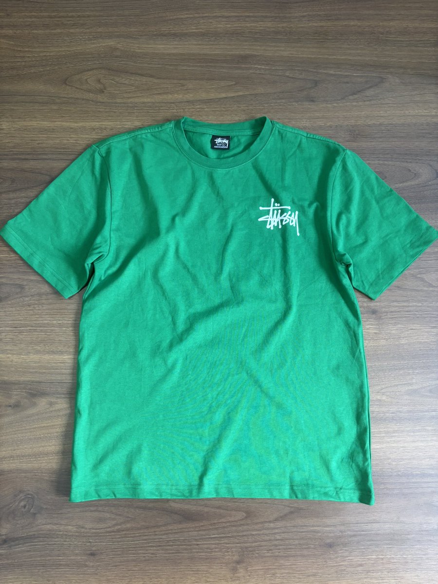 thriftedthrvds's tweet image. size: large
condition: 10/10
price: ¢200