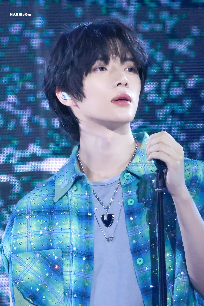 HARIBeOm_313's tweet image. εïз 250727 εïз SBS SUMMER 가요대전
🥲🥲
#투모로우바이투게더
#범규 #BEOMGYU #TXT_범규
#TXT #TOMORROW_X_TOGETHER #ボムギュ