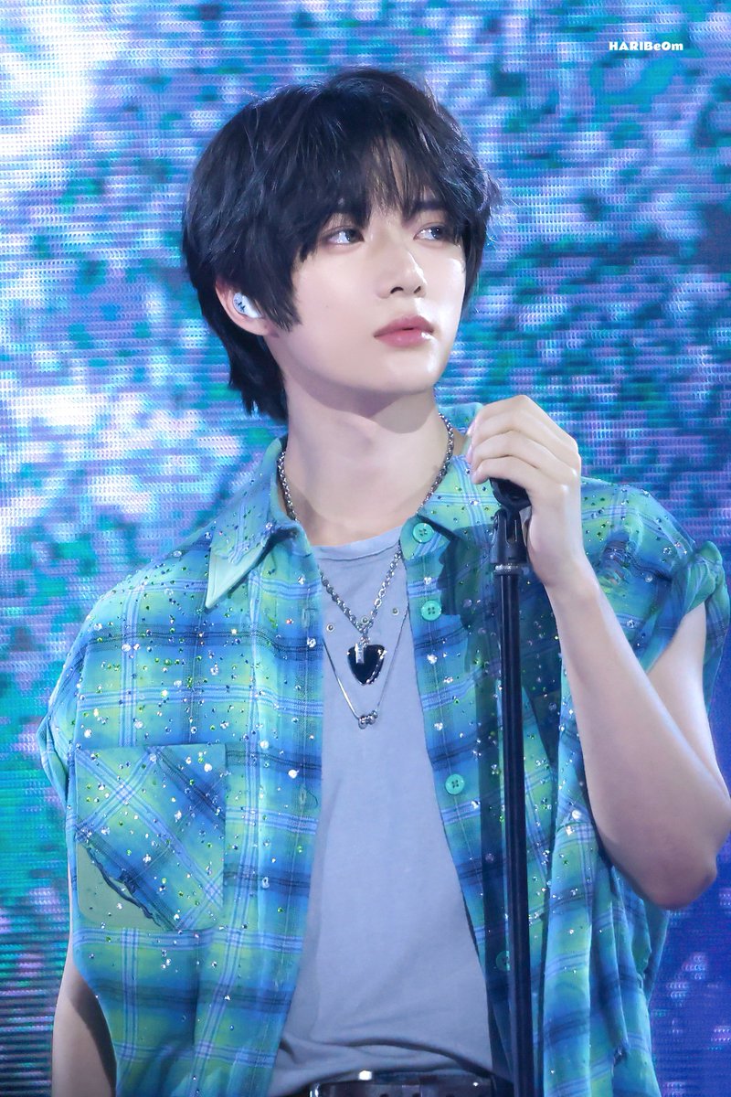 HARIBeOm_313's tweet image. εïз 250727 εïз SBS SUMMER 가요대전
🥲🥲
#투모로우바이투게더
#범규 #BEOMGYU #TXT_범규
#TXT #TOMORROW_X_TOGETHER #ボムギュ