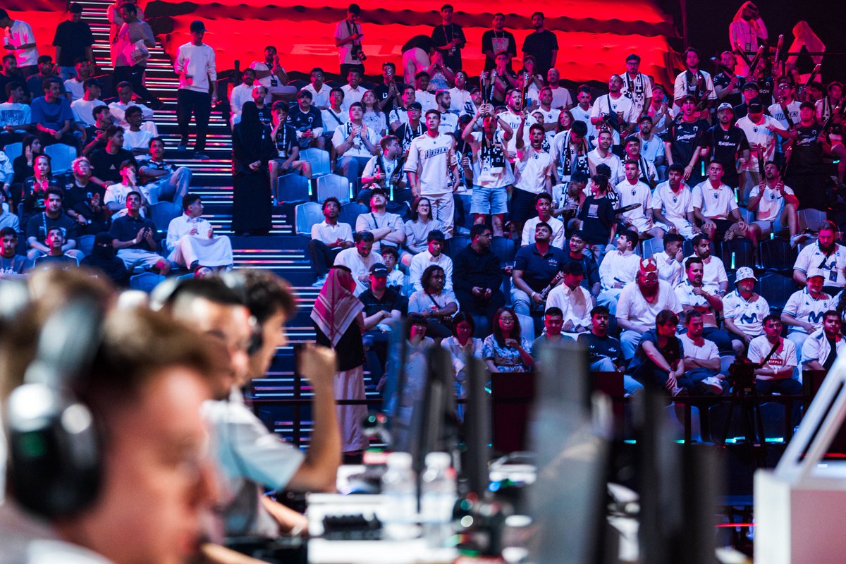 MiamiHeretics's tweet image. Nos quedamos a las puertas de la final.

Playing for 3rd/4th place vs @MovistarKOI. We still got one more on us.

#TakeMyVamos #EWC2025