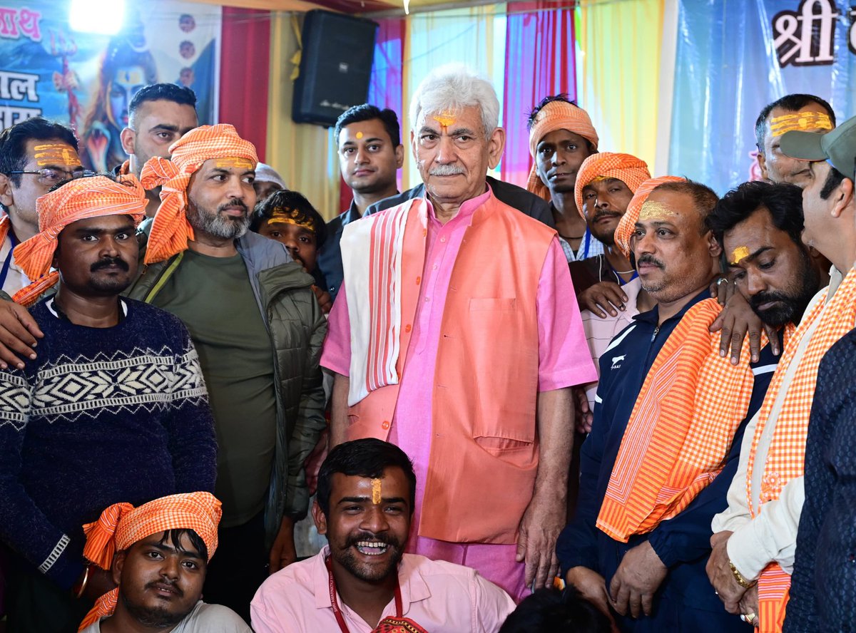 javidtalk's tweet photo. The sacred Shri Amarnath Ji Yatra crosses the 3.35 lakh mark!
A testament to faith, resilience &amp; the tireless efforts of security forces, officials &amp; volunteers.

Kashmir is scripting a new chapter—where devotion thrives, peace prevails &amp; terror has no space.

#AmarnathYatra https://t.co/vugbjTDzUM