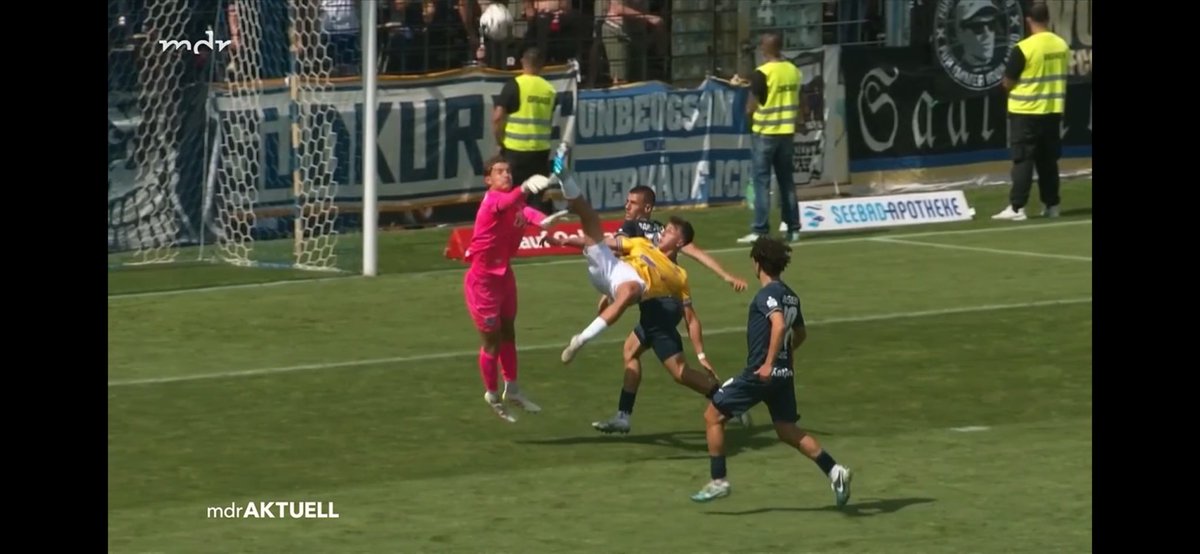 kinra's tweet photo. #Kacktor oder TdM von #Prokopenko? #SVBFCC @fccarlzeissjena https://t.co/kc3W7qYXwL