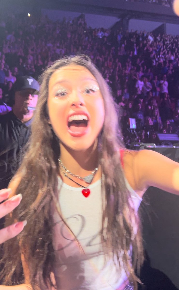 ky MET TATE! (@gutsykiwis) on Twitter photo little did I know liv would play 3 shows and end GUTS era here :’))))
1 WEEK TIL LIVSHEAGA!!!!!💜🌟
<a href="/LiviesHQ/">olivia’s livies 💋</a> <a href="/oliviarodrigo/">Olivia Rodrigo</a> little did I know liv would play 3 shows and end GUTS era here :’))))
1 WEEK TIL LIVSHEAGA!!!!!💜🌟
<a href="/LiviesHQ/">olivia’s livies 💋</a> <a href="/oliviarodrigo/">Olivia Rodrigo</a>