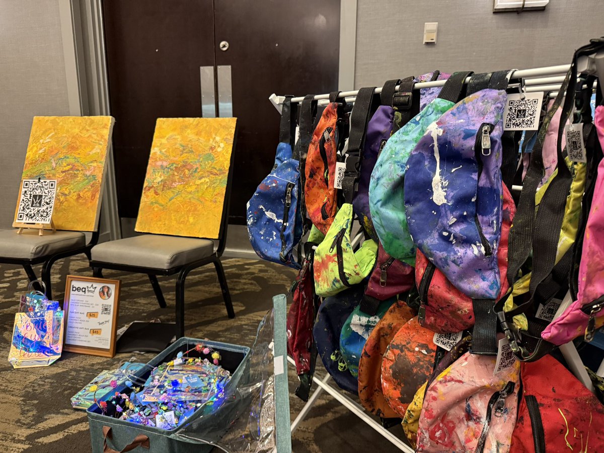 blueeye_queen's tweet image. Teaching kindness and compassion for my art lesson on empowering your superpower as a differently abled person🎨♿️ thank you NEW YORK for hosting me at the ADA’s 35 th birthday celebration !! #accessforall