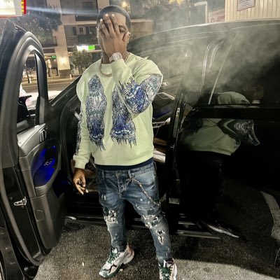 CEO_PESO's tweet photo. #NewProfilePic https://t.co/hAsZxct2GV