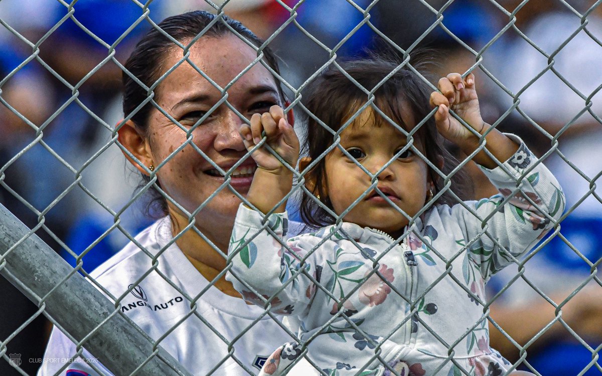💙 A nuestra fan #1 del partido en Manta 💙

Ayer, en medio de la emoción, los cánticos y el amor incondicional por estos colores, hubo alguien que brilló con una pasión que nos conmovió a todos.

Queremos encontrarte y darte las gracias como se debe: regalándote una camiseta
