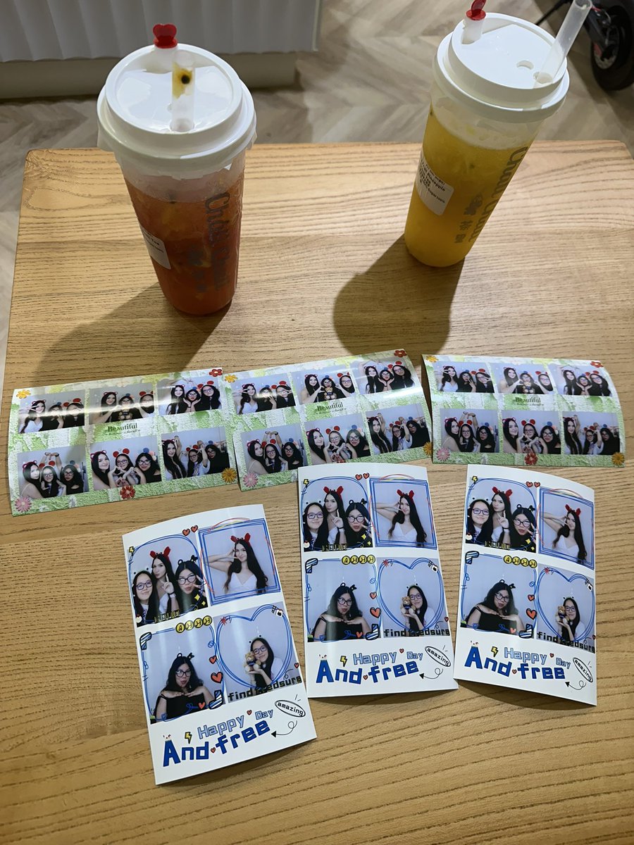 hqneychenford's tweet image. a photobooth hate to see us coming