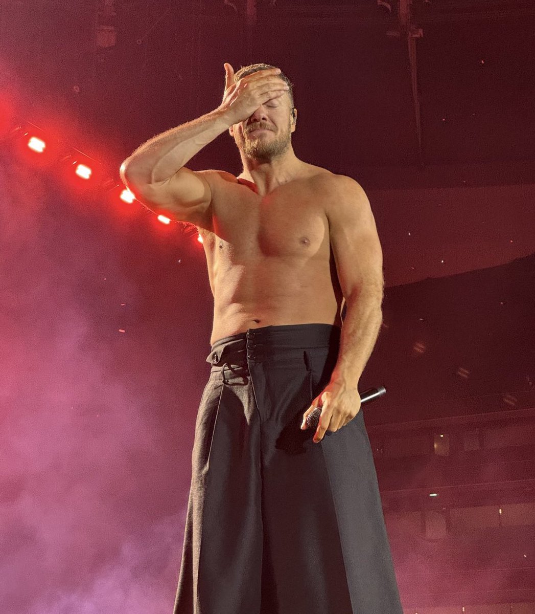 daniel_08x's tweet image. oh he is so fine ❤️‍🔥