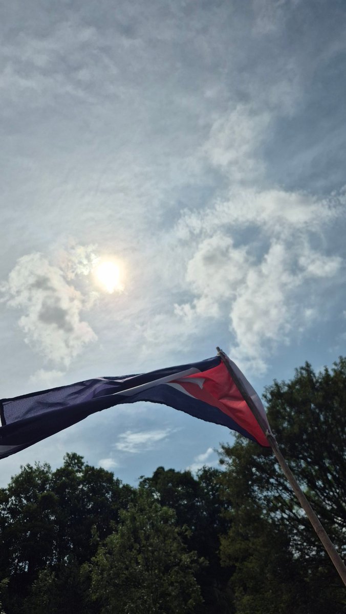 DerbyshireYcl's tweet image. On 26 July, local YCLers hiked around Cromford to mark the Cuban revolution, raising £600+ for @cubasolidarity’s medical aid—speaking with many supportive locals. Derbyshire stands with Cuba against US oppression. 🚩🇨🇺🏴🐏
Want to join hikes for progressive causes? Message us!
