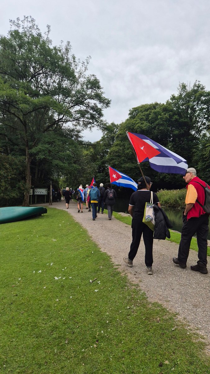 DerbyshireYcl's tweet image. On 26 July, local YCLers hiked around Cromford to mark the Cuban revolution, raising £600+ for @cubasolidarity’s medical aid—speaking with many supportive locals. Derbyshire stands with Cuba against US oppression. 🚩🇨🇺🏴🐏
Want to join hikes for progressive causes? Message us!