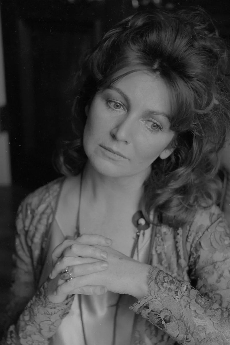 LiteraryVienna's tweet image. „We all leave one another. We die, we change - it&apos;s mostly change - we outgrow our best friends; but even if I do leave you, I will have passed on to you something of myself; you will be a different person because of knowing me; it&apos;s inescapable...“

Edna O&apos;Brien