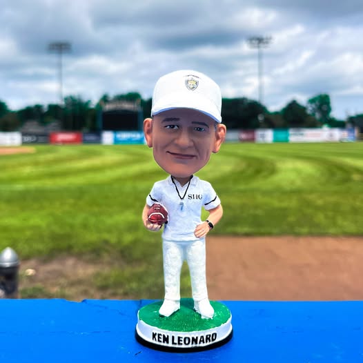 ShoesBaseball's tweet image. He’s HERE! The Ken Leonard Bobblehead has arrived and is available TONIGHT as part of our exclusive ticket package! Don’t miss your chance to add this legend to your collection — grab your tickets now!
tinyurl.com/5fhpx9mr