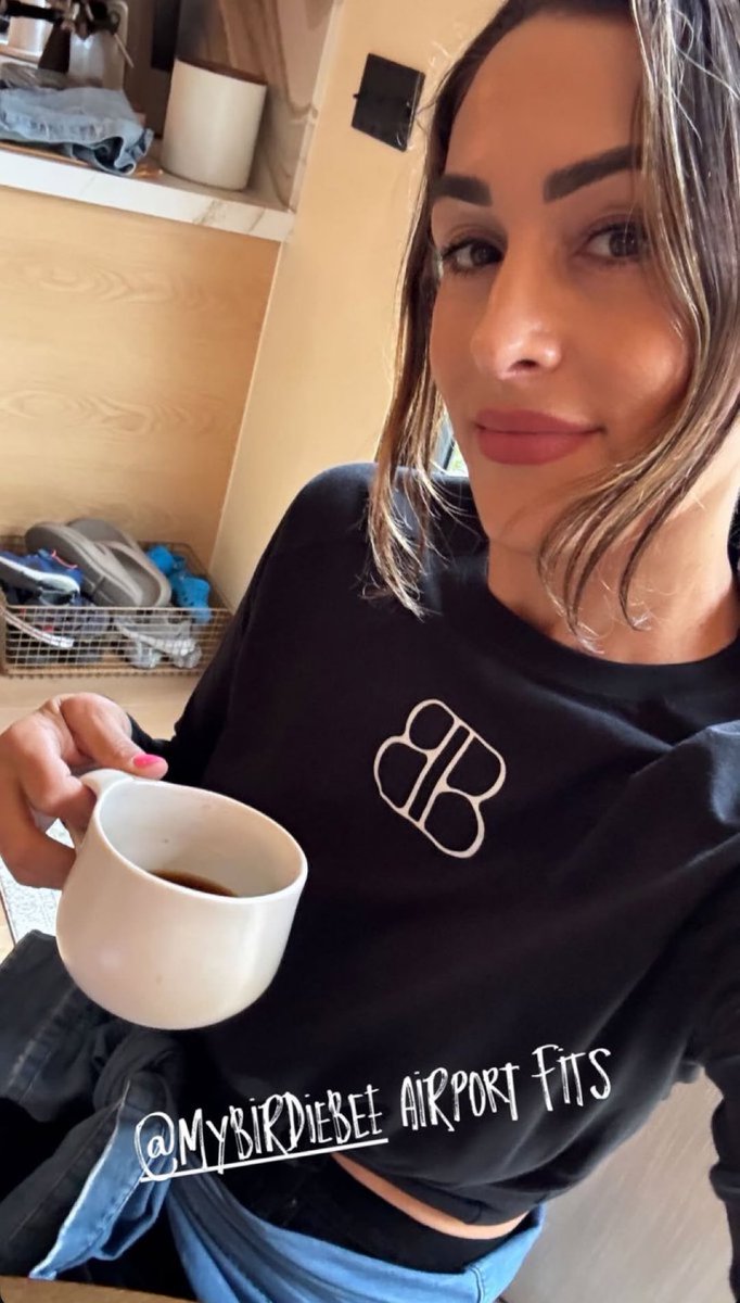 uceysjucey's tweet image. nikki is so gorgeous it’s insane
