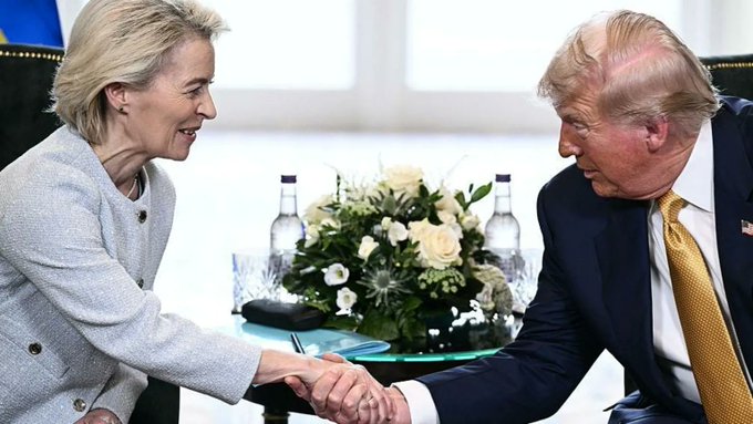 frontrunnersx's tweet image. 🚨BREAKING : Trump says the US has reached a trade deal with the EU.

The EU has agreed to:

• Open trade with the U.S. at 0% tariffs
• Buy up to $750B in U.S. energy
• Reduce auto tariffs to 15%
• Invest $600B in the U.S.

Trump calls this “the biggest deal ever reached.”
