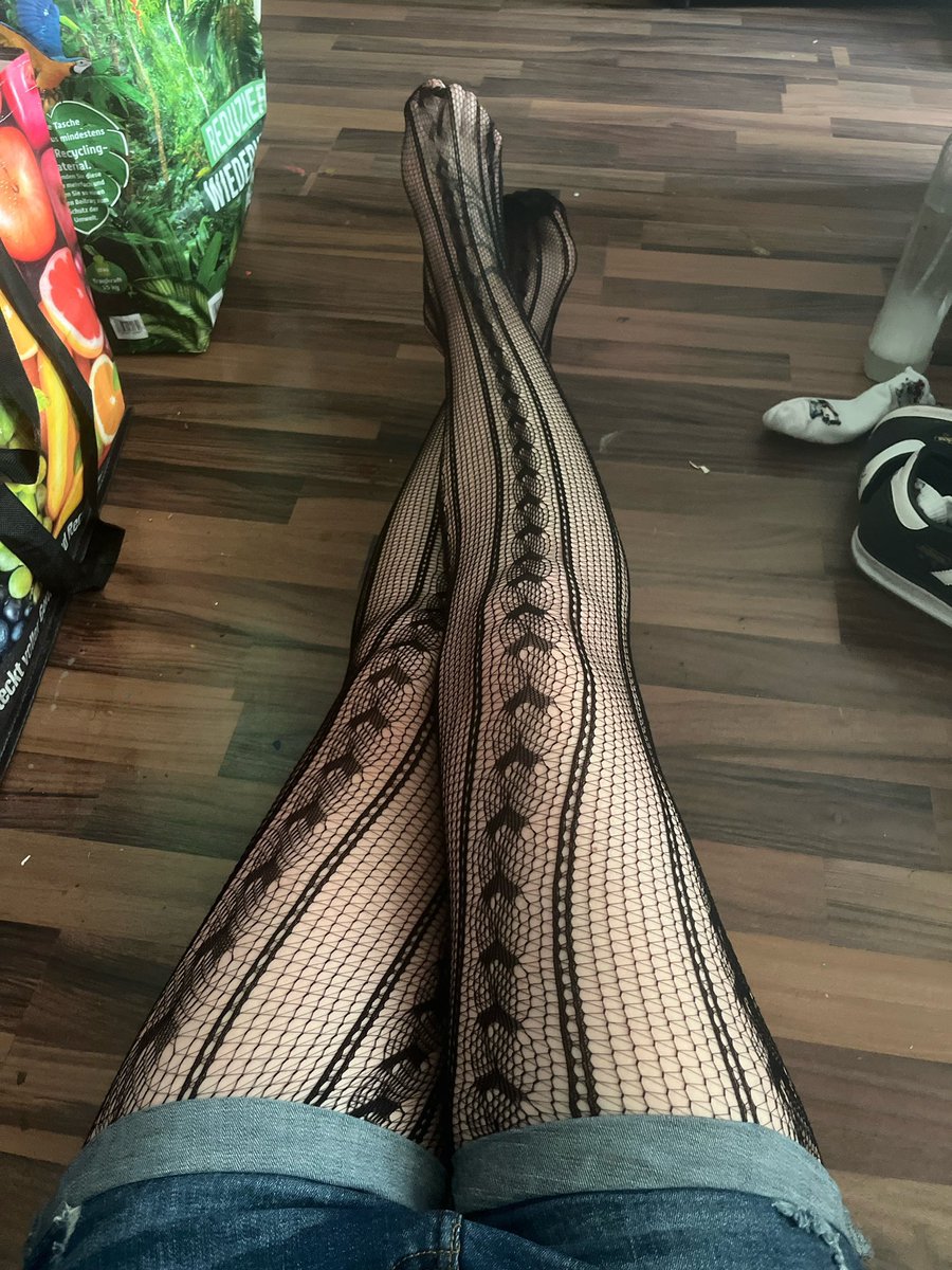 Strumpfhose ist Hot !
Siehst du das auch so ? Like That !