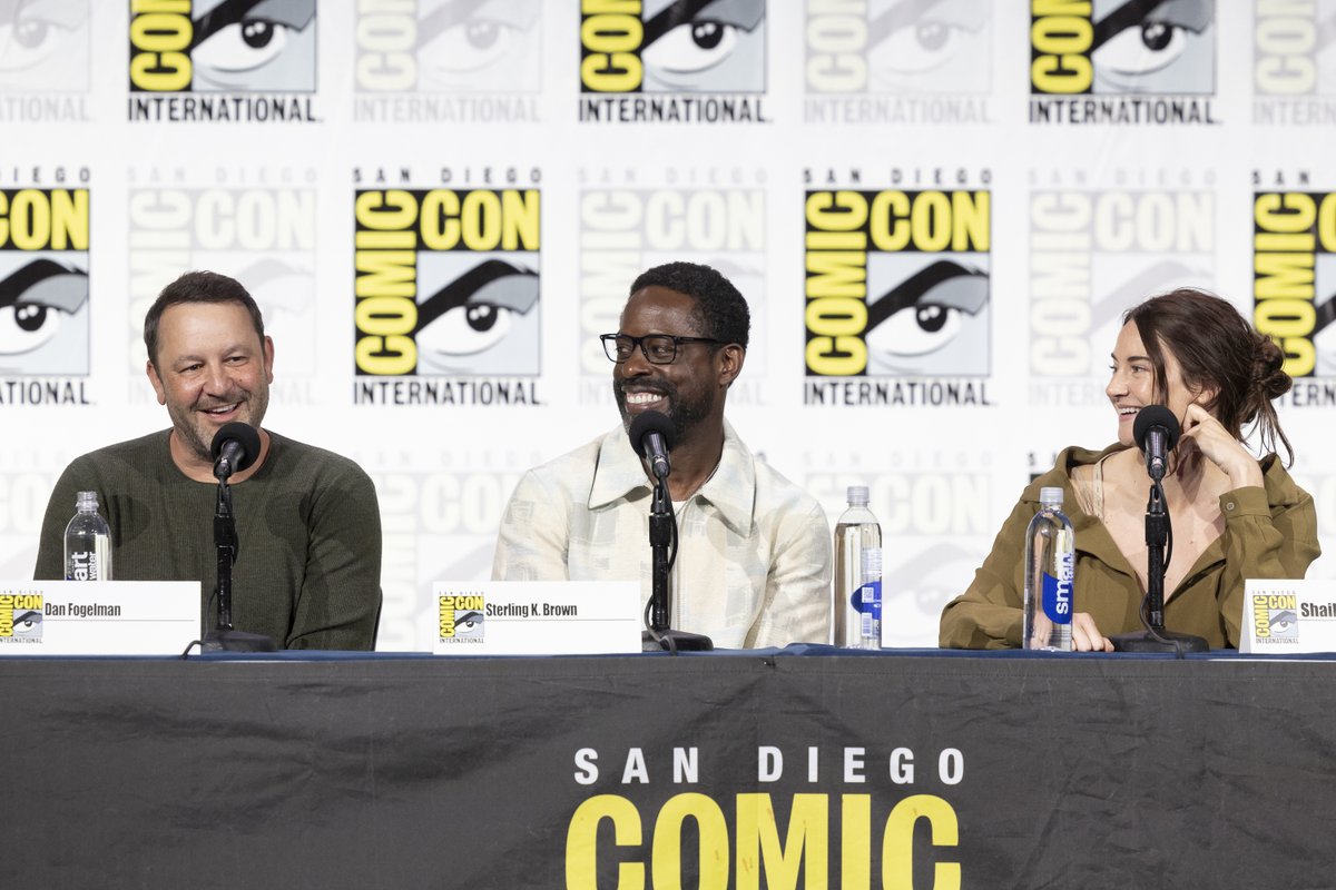 OnTheRedCarpet's tweet image. Straight from “Paradise,” intel has dropped! 🚨 Dan Fogelman and @sterlingkbrown sat down at San Diego @comic_con to talk all things "Paradise" — and SURPRISE! Season 2’s newest star @shailenewoodley dropped in to tease her debut on the show.
(Photos: Disney/Frank Micelotta)