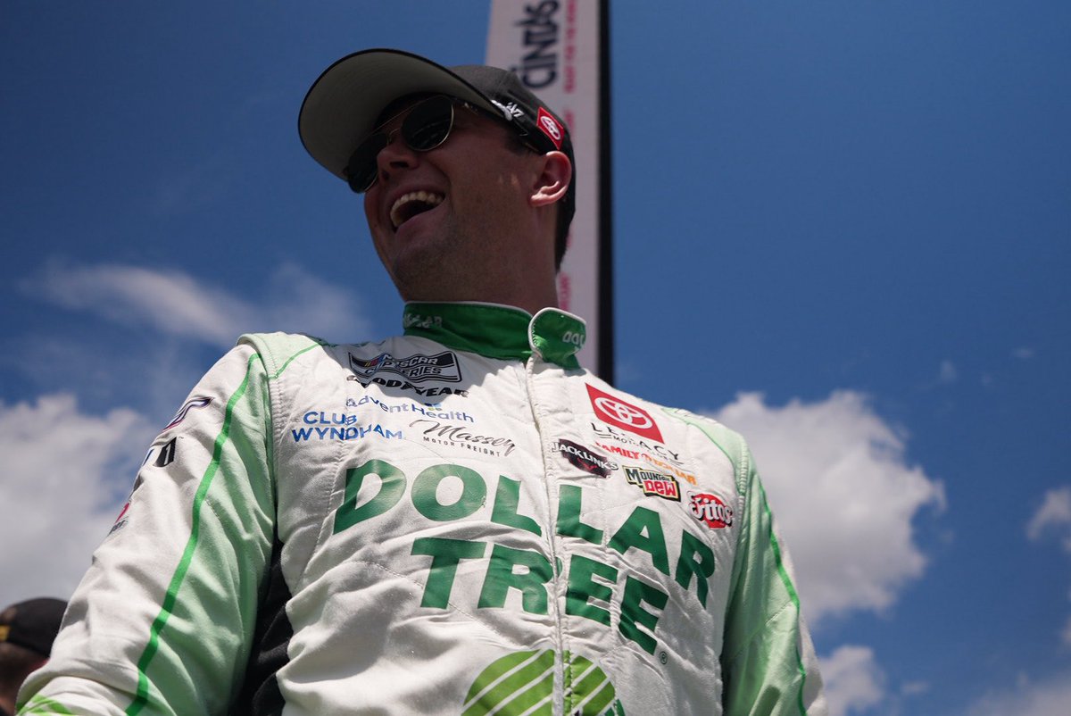 LEGACYMotorClub's tweet image. All smiles for that second row start!