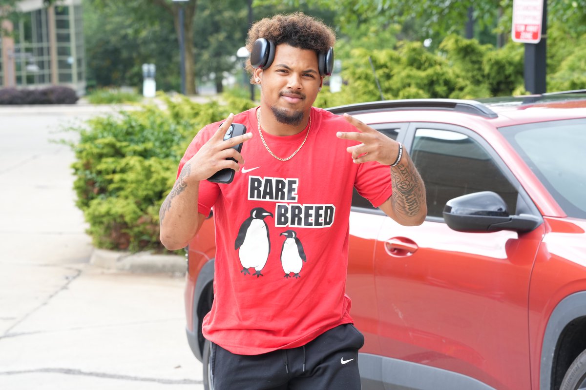 Ready to get things rolling! 🐧🏈

Report Day 😊

#GoGuins