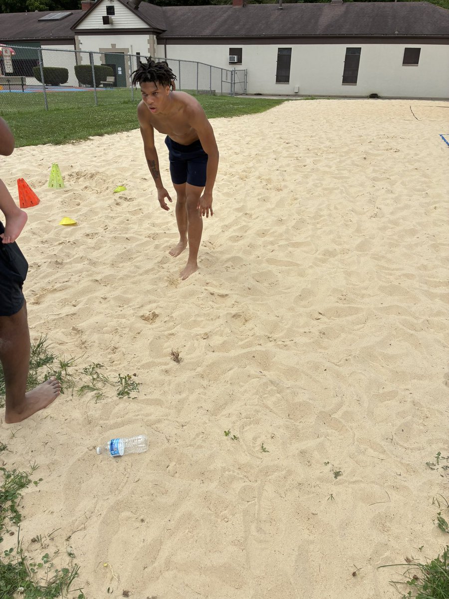 Chris Taylor (@coachtaylor412) on Twitter photo Good morning workout working his craft senior season loading ! <a href="/Coach_Rob_WSU/">Antwon Robinson</a> <a href="/CoachBlake41/">David Blake</a> <a href="/Dooderzs3/">🤐</a> <a href="/CoachJohnstonOL/">Chace Johnston</a> <a href="/KevMcLane21/">Coach Kevin McLane</a> <a href="/D1Prince3/">Christopher Harris(butterz)</a> <a href="/usofootball/">USOUPREPFOOTBALL</a> Good morning workout working his craft senior season loading ! <a href="/Coach_Rob_WSU/">Antwon Robinson</a> <a href="/CoachBlake41/">David Blake</a> <a href="/Dooderzs3/">🤐</a> <a href="/CoachJohnstonOL/">Chace Johnston</a> <a href="/KevMcLane21/">Coach Kevin McLane</a> <a href="/D1Prince3/">Christopher Harris(butterz)</a> <a href="/usofootball/">USOUPREPFOOTBALL</a>
