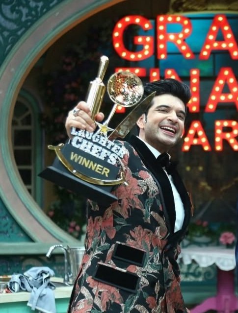 hellooooocuties's tweet photo. Day one 😬                       One day 🏆

#LaughterChefsS2 
#LC2ReignOfKaranKundrra https://t.co/A4VMjg12Va