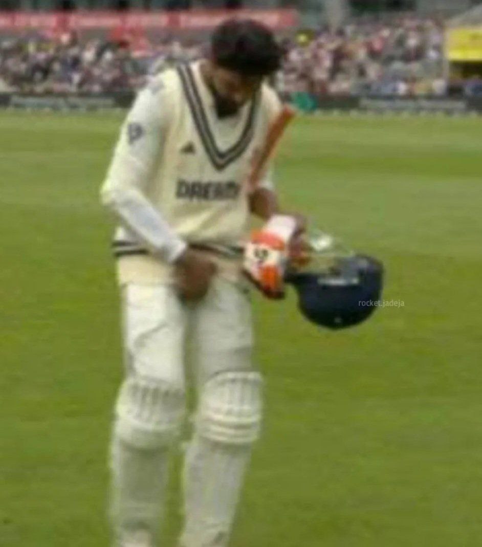 CricToPolitics's tweet image. #Jadeja Shaking Hands with Stokes
#ENGvIND