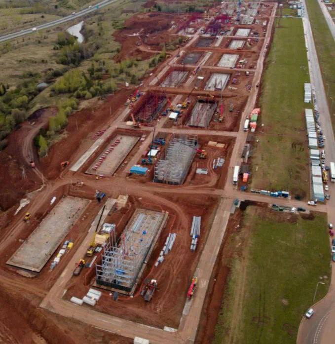 TGEThGlobalEye's tweet image. #BREAKING | Russia Ramps Up Drone Production with Major Expansion of Alabuga Factory
Satellite imagery reveals significant expansion at Russia’s Alabuga drone factory in Tatarstan, a key hub for producing Shahed-style attack drones used in the ongoing war in Ukraine.