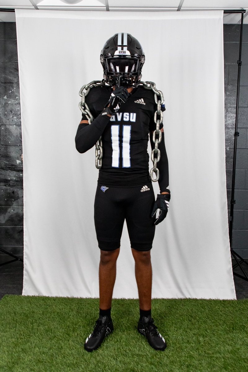 COMMITTED !!⚓️
<a href="/CoachPostmaGV/">Nick Postma</a> <a href="/CoachLouisGVSU/">Jim Louis</a> <a href="/CoachWooster/">Scott Wooster</a> <a href="/BigBearsLCFTBL/">Lawrence Central HS Football</a> All Glory To God !!🙏🏾