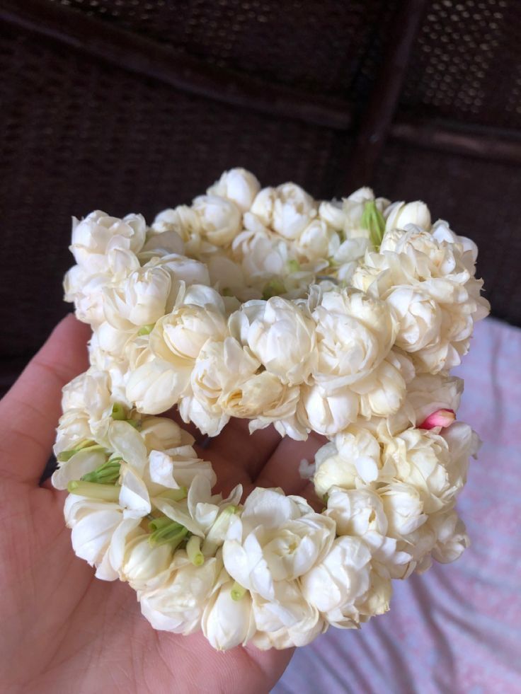 Maya89407451's tweet image. White Gajray.           Or      read Gajray ??