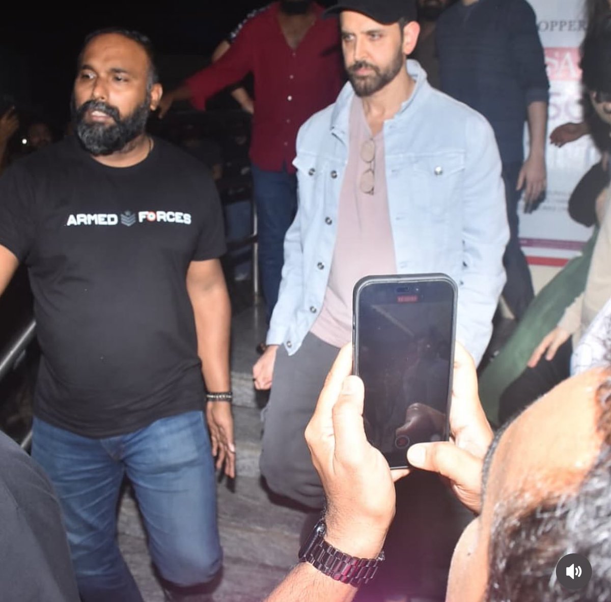HrithikRules's tweet image. Hrithik, Hrehaan and Saba spotted at PVR.