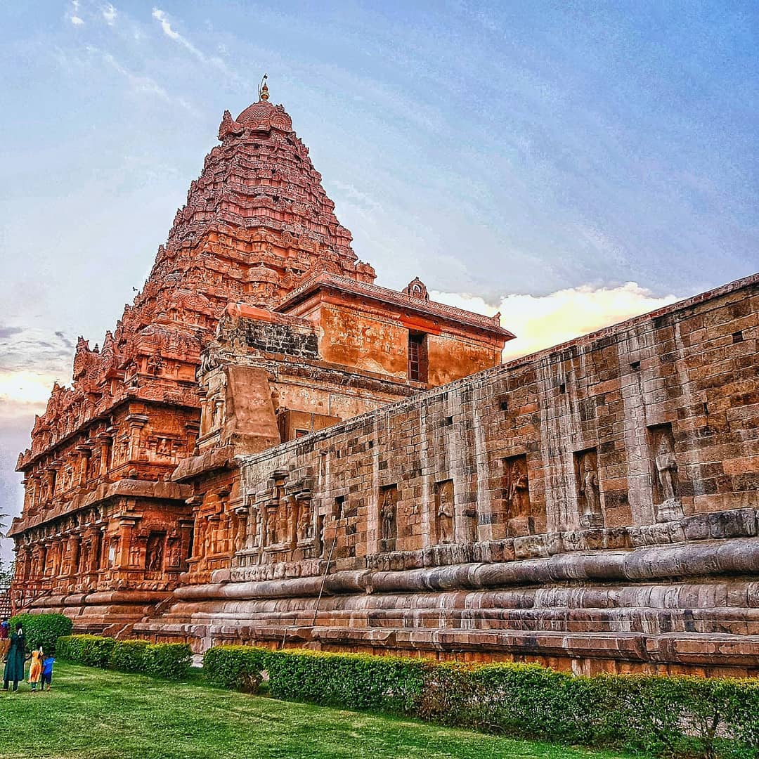 itsurprem's tweet photo. The majestic Gangaikonda Cholapuram temple shot by me 📱🏛️
Chola architecture, timeless beauty and stunning vibes all in one frame.
No DSLR, just heritage through a phone  lens. 🌅📸

#GangaikondaCholapuram #IncredibleIndia #ShotOnPhone #CholaDynasty #TempleDiaries https://t.co/i2tNWN0eqQ