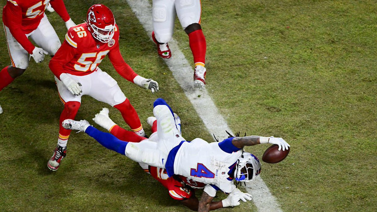 carlifarley's tweet image. I’ve kept my mouth shut for a while but this right here is why we need to pay James Cook 🤷🏼‍♀️ #billsmafia