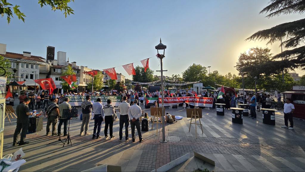 Gazze'ye ses olmak için Meydanlardayız!

Gazzeİçin TekYürek
#GazzeAçlıktanÖlüyor
#FurkanHareketi