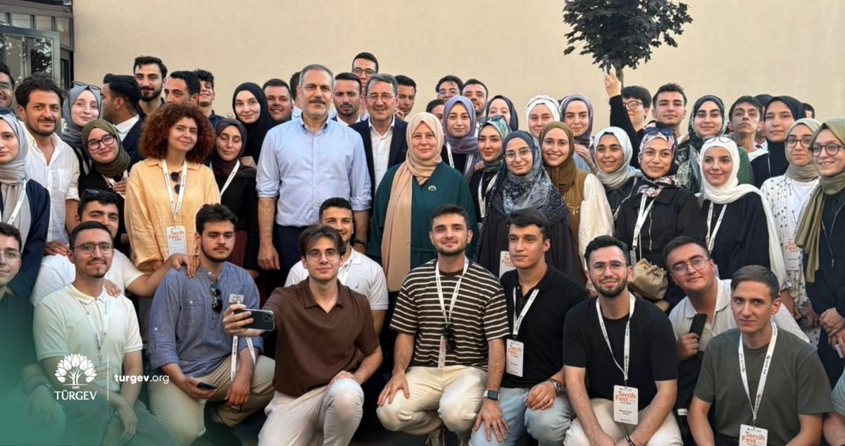 Bakan Hakan Fidan, TercihFest’te Gençlerle Buluştu

Dışişleri Bakanı Sayın Hakan Fidan, kurucu vakfı olduğumuz İbn Haldun Üniversitesi’nde düzenlenen TercihFest’e katılım sağlayarak gençlerle bir araya geldi. 

Bakan Fidan’a eşlik eden TÜRGEV Başkanımız Sayın Hatice Akıncı Yılmaz