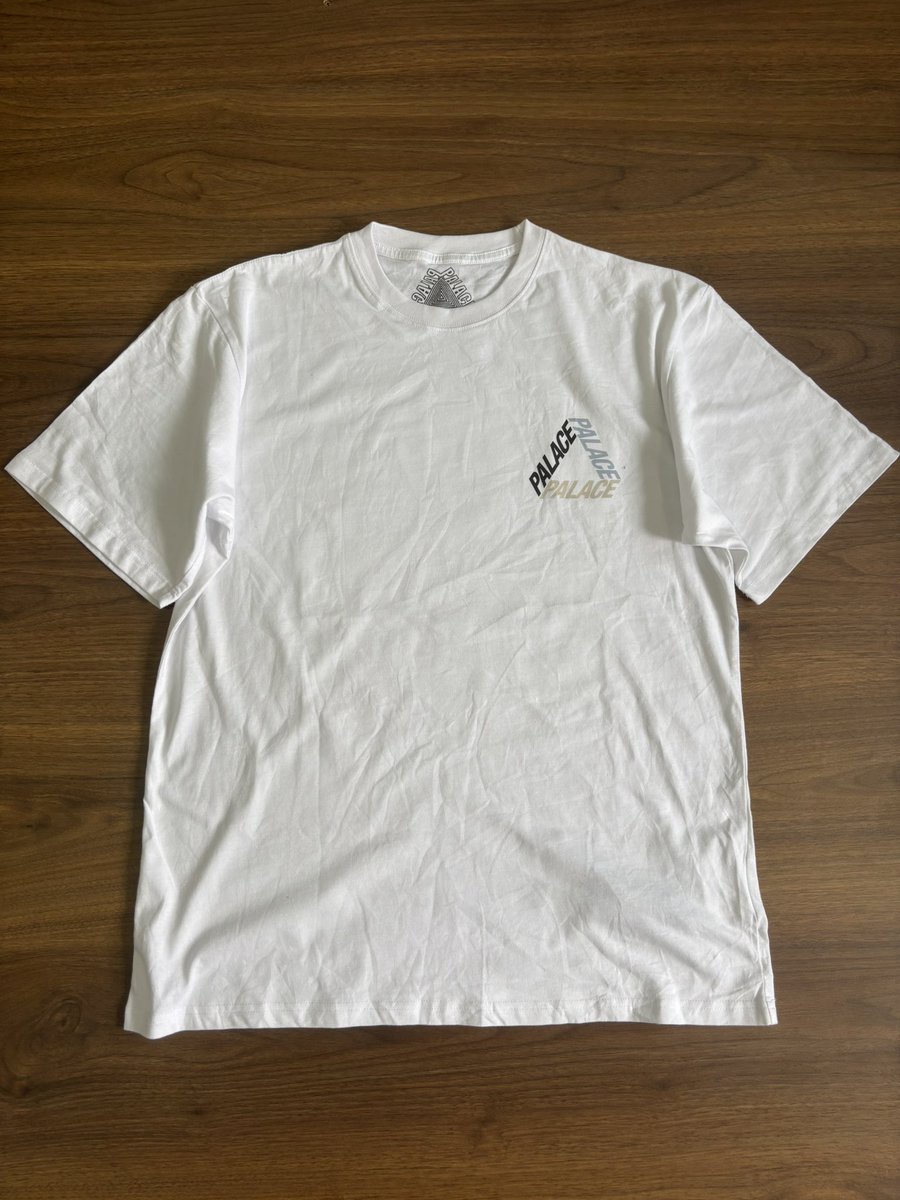 thriftedthrvds's tweet image. size: large
condition: 10/10
price: ¢200