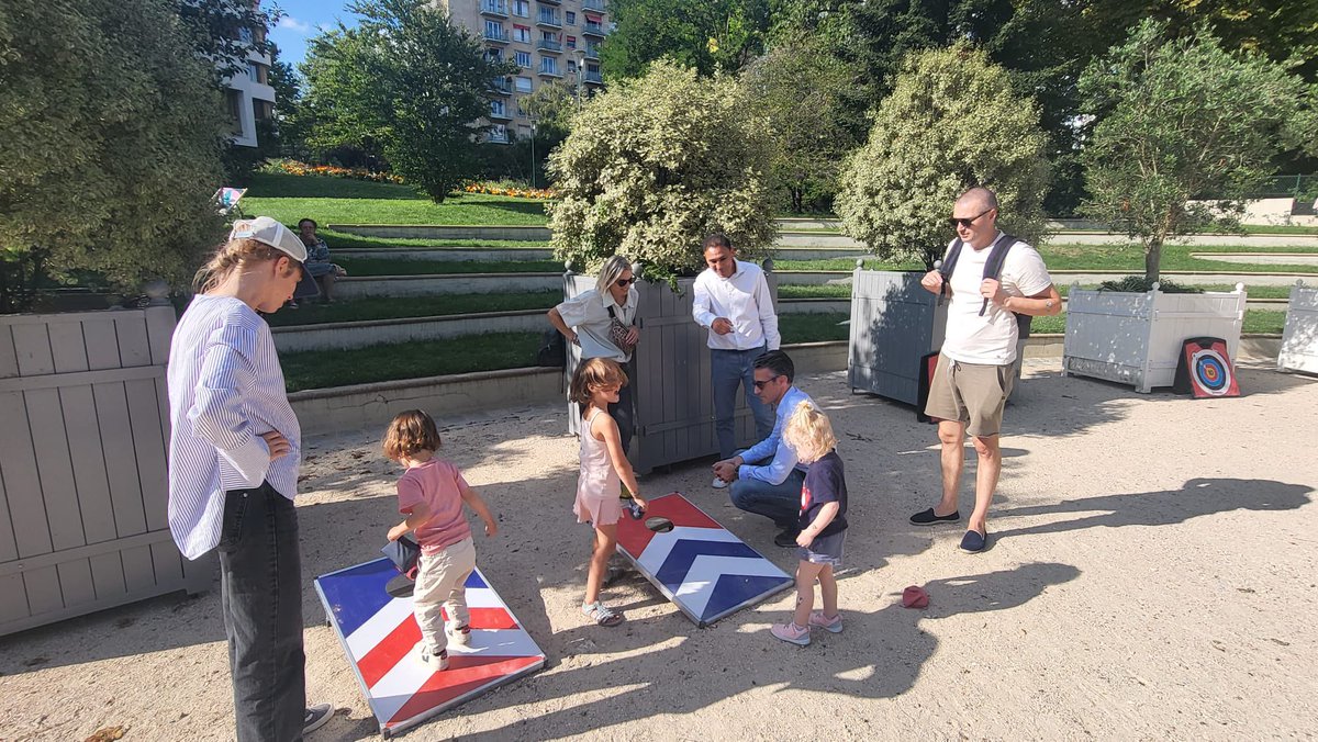 Ali Oubaali (@ali_oubaali) on Twitter photo Clap de fin des Jeux du 16ème organisés par l’<a href="/OMS16e/">OMS16Paris</a> en partenariat avec la <a href="/mairiedu16/">Mairie du XVIe</a> au Parc Sainte Périne.
Bravo et merci à tous les bénévoles qui ont contribué au succès de cet événement qui a permis de faire revivre l’ambiance des Jeux Olympiques et Paralympiques de Paris Clap de fin des Jeux du 16ème organisés par l’<a href="/OMS16e/">OMS16Paris</a> en partenariat avec la <a href="/mairiedu16/">Mairie du XVIe</a> au Parc Sainte Périne.
Bravo et merci à tous les bénévoles qui ont contribué au succès de cet événement qui a permis de faire revivre l’ambiance des Jeux Olympiques et Paralympiques de Paris