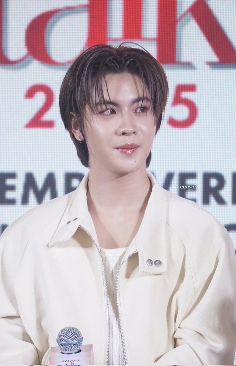 enusai7's tweet image. 250727: หวานฉ่ำ~ พี่วรรณหลบไปก่อนนะจ๊ะ งานนี้น้องเฟิร์สสวยตาแตก นุ่มนิ่มน่าทะนุถนอมสุดๆ (เข้าใจพี่เติ้ลทุกอย่าง)
@firstone_wnk #Firstone
#praewtalk2025xTleFirstOne
#praewtalk2025 #TleFirstone