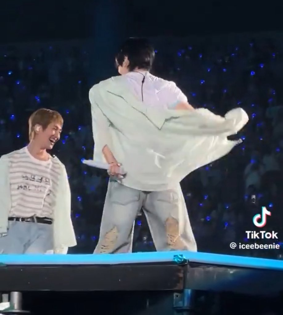 hourlyontae's tweet image. #온유 #ONEW #TAEMIN #태민 @SHINee @ONEW_GRIFFIN @TAEMIN_BPM