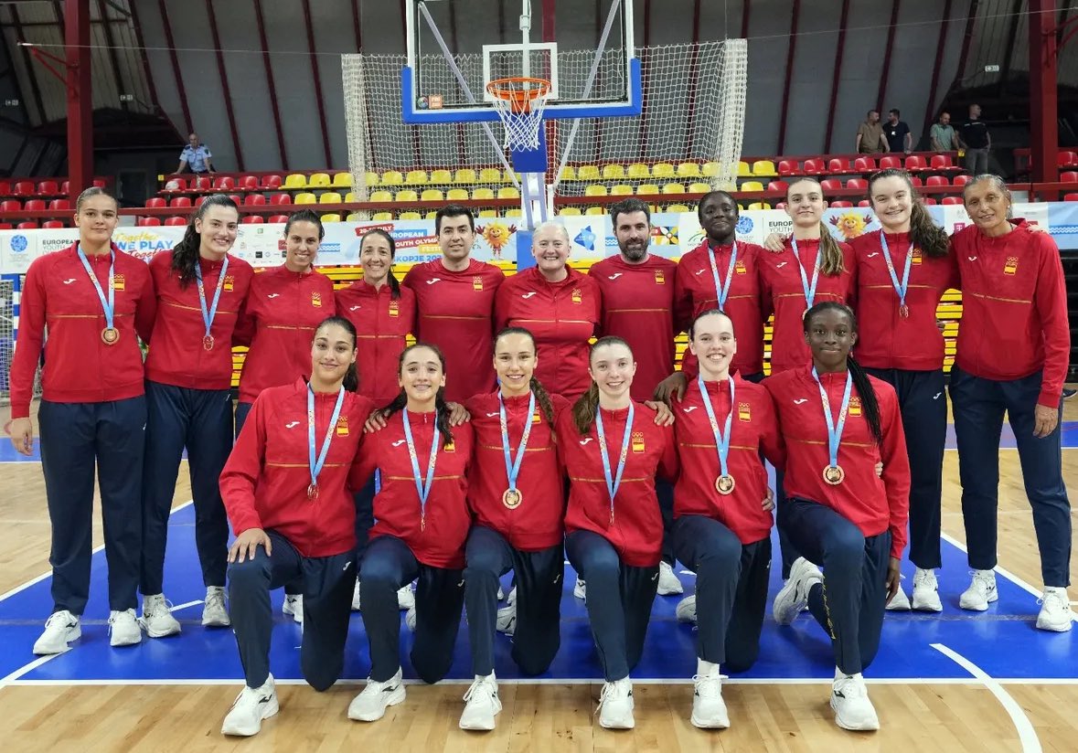 ¡¡Campeonas del European Youth Olympic Festival!! 💪🏻🔥

Isabel y la selección U16 han hecho un gran trabajo y se llevan el título 👏🏼👏🏼 

Buenas sensaciones de cara al Europe de agosto ⛹🏼‍♀️⛹🏼‍♀️

¡¡Enhorabuena Isabel!! 🫶🏼

#SienteElGranate