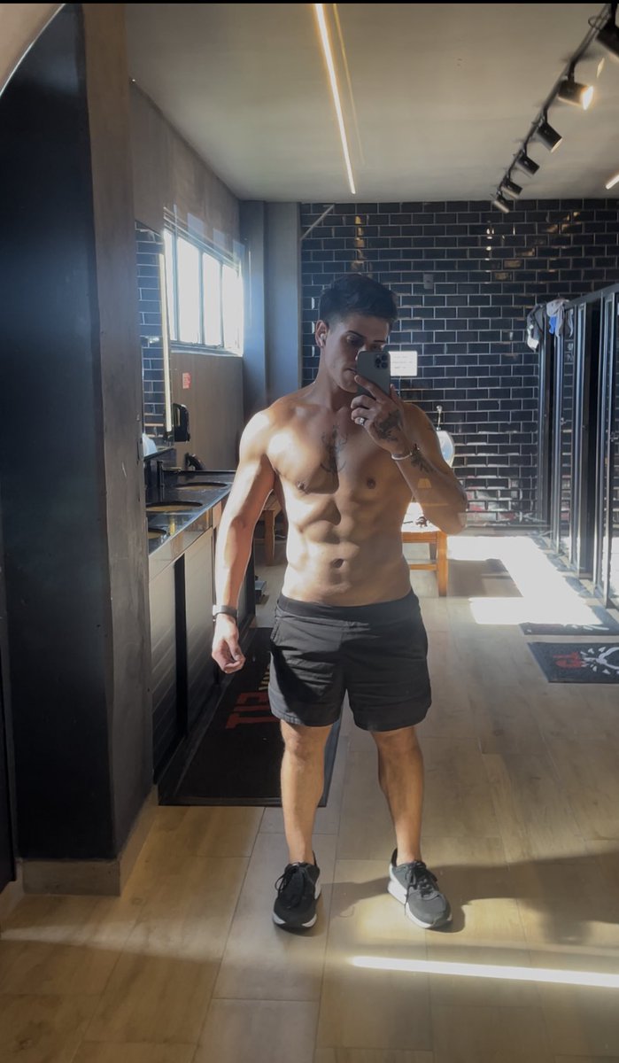 hellogisell's tweet image. Acho que se eu fizer mais 100 tatuagens, fico gostoso