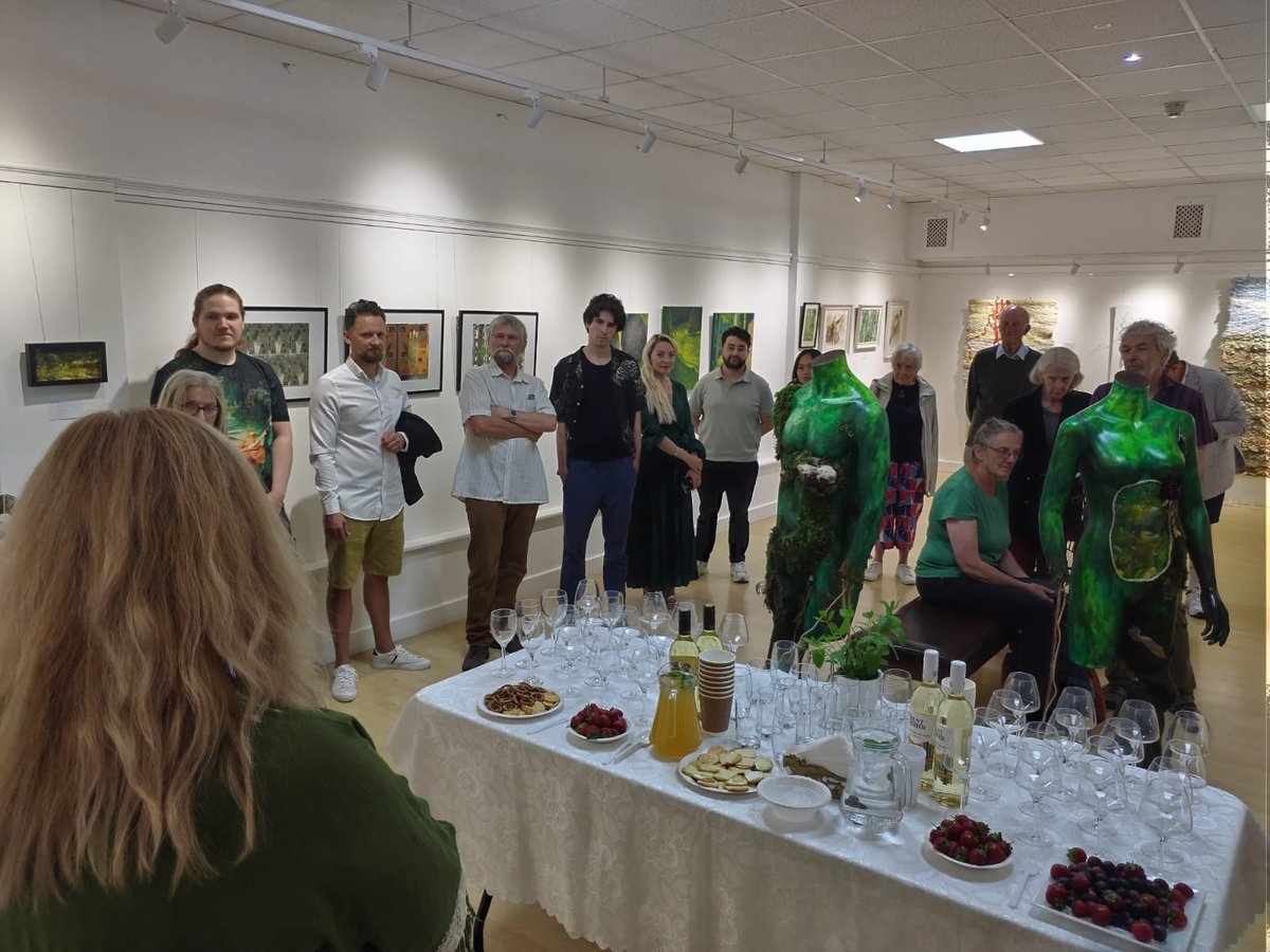 Opening of  "Gardens of Life - English Edition"  🖼  Open daily until 8th August. Free entry.